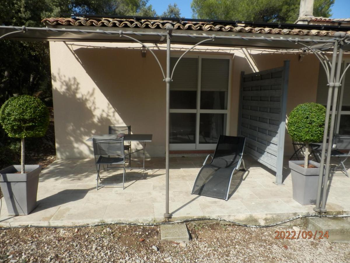 Mas Les Vieux Chenes Bed & Breakfast Lambesc Exterior photo