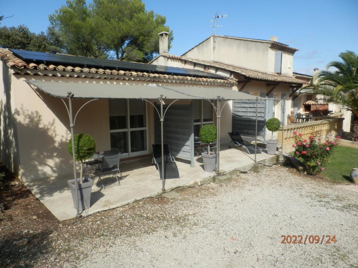 Mas Les Vieux Chenes Bed & Breakfast Lambesc Exterior photo