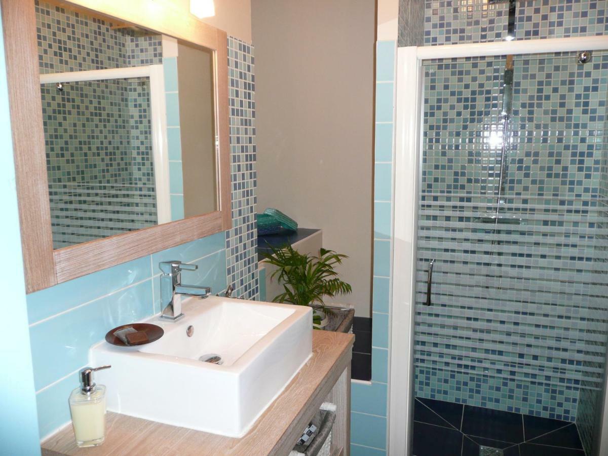 Mas Les Vieux Chenes Bed & Breakfast Lambesc Exterior photo